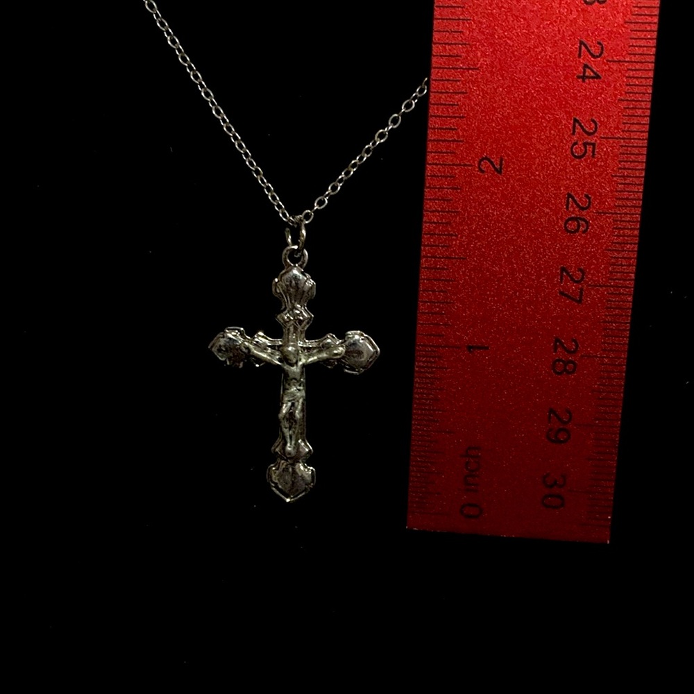 Silver tone cross necklace - Picture 2 of 4